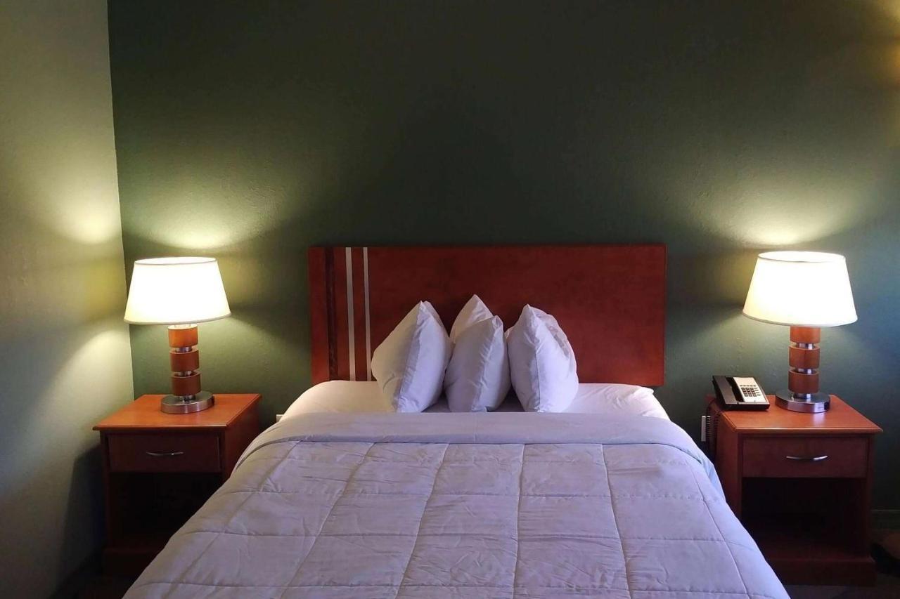 ג'קסונוויל Marble Waters Hotel & Suites, Trademark By Wyndham (Adults Only) מראה חיצוני תמונה