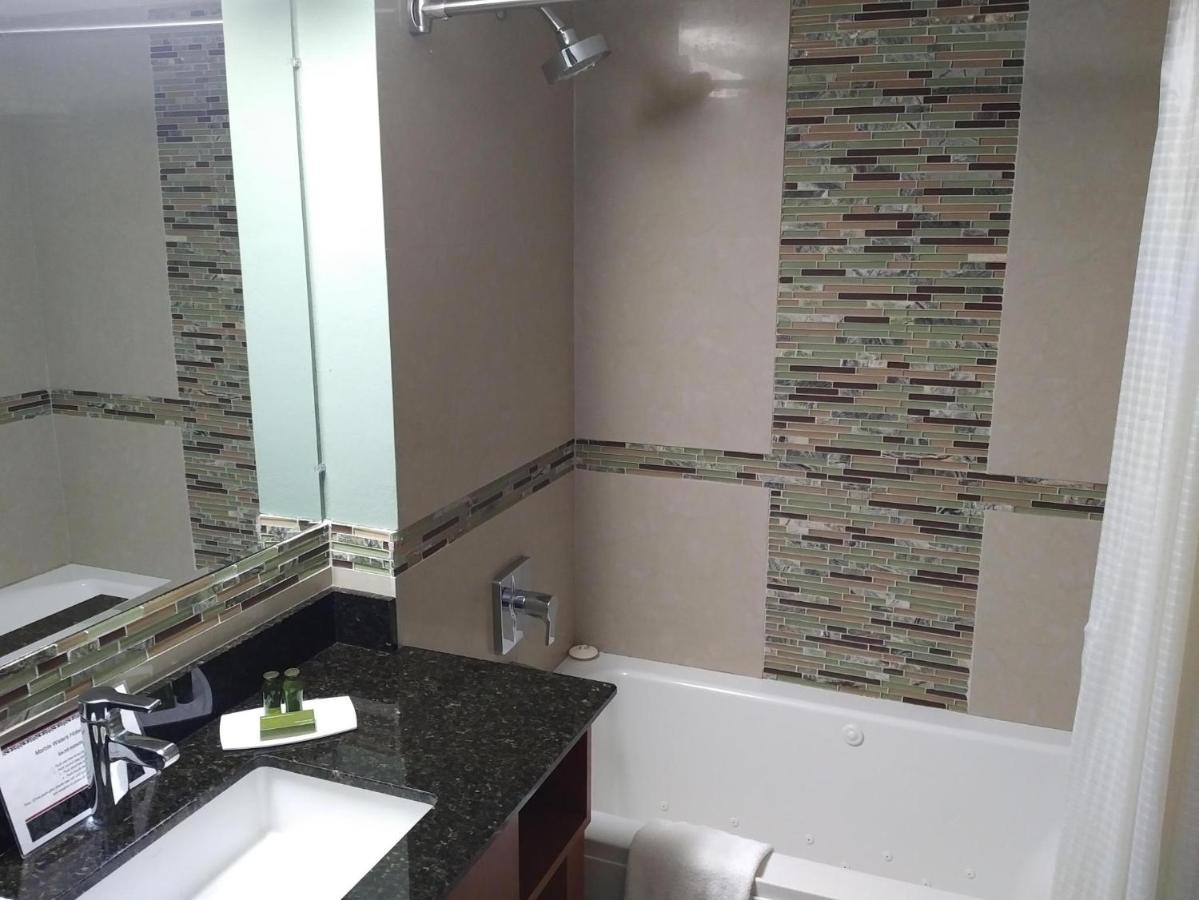 ג'קסונוויל Marble Waters Hotel & Suites, Trademark By Wyndham (Adults Only) מראה חיצוני תמונה